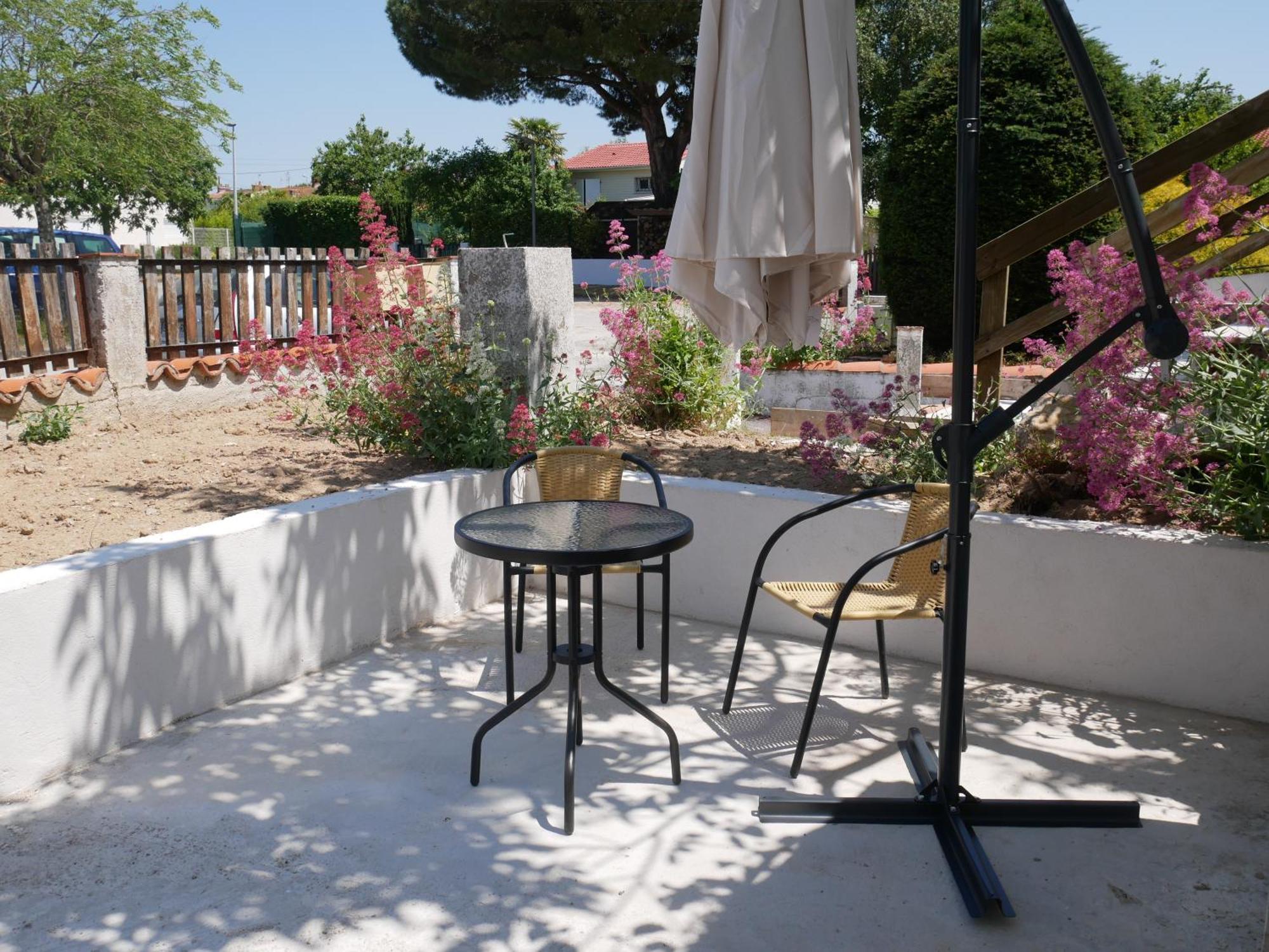 Appartement T2, Au Calme. La Roche-sur-Yon Luaran gambar
